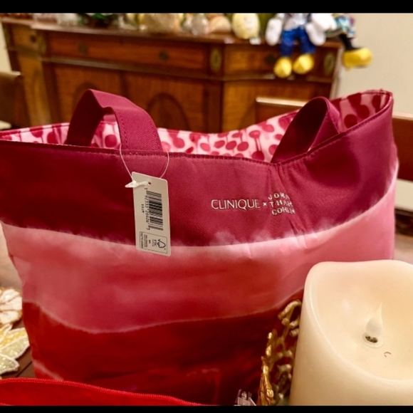 Clinique X Jonathan Cohen-10pc 2025 Tote -Pouch & Skincare/Makeup Set ❤️🩷💜 - Picture 7 of 8